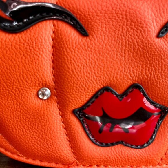 •SOLD•|Betsey Johnson| Cute NWT Halloween Pumpkin Trendy Crossbody Bag Purse NEW - Picture 4 of 9